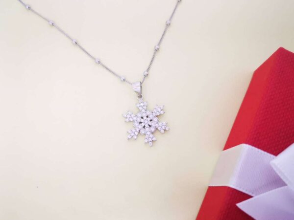 Srebrna ogrlica Snowflake