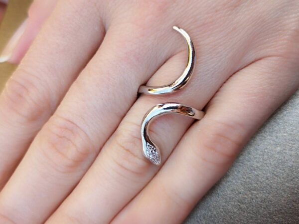 SNAKE srebrni prsten