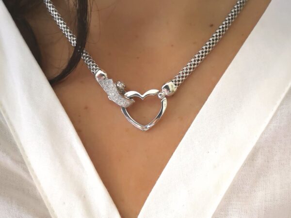 Otvoreno srce srebrna ogrlica